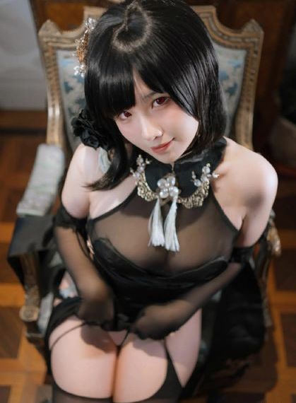 欧美风女制服_720在线播放